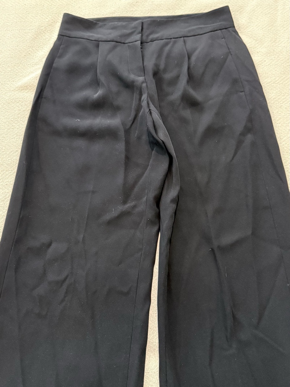 Women's Black Tailored Wide-Leg Pleated Trousers